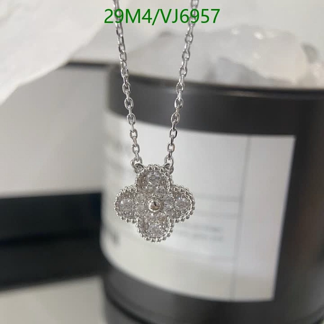 Van Cleef & Arpels-Jewelry Code: VJ6957 $: 29USD