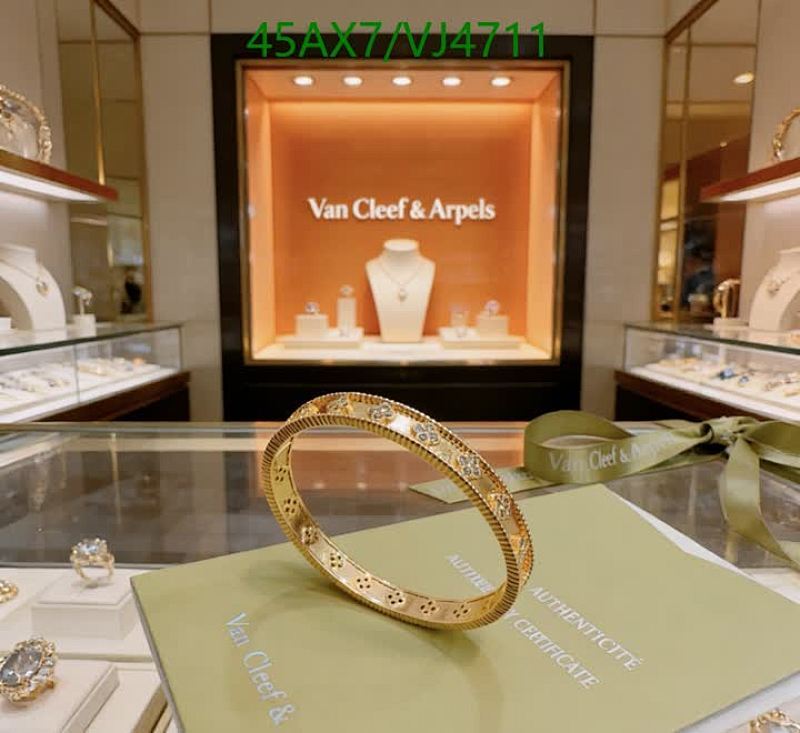 Van Cleef & Arpels-Jewelry Code: VJ4711 $: 45USD