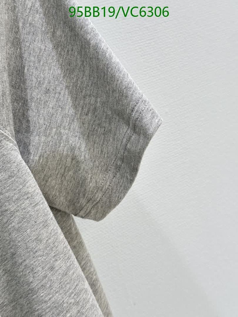 Givenchy-Clothing Code: VC6306 $: 95USD