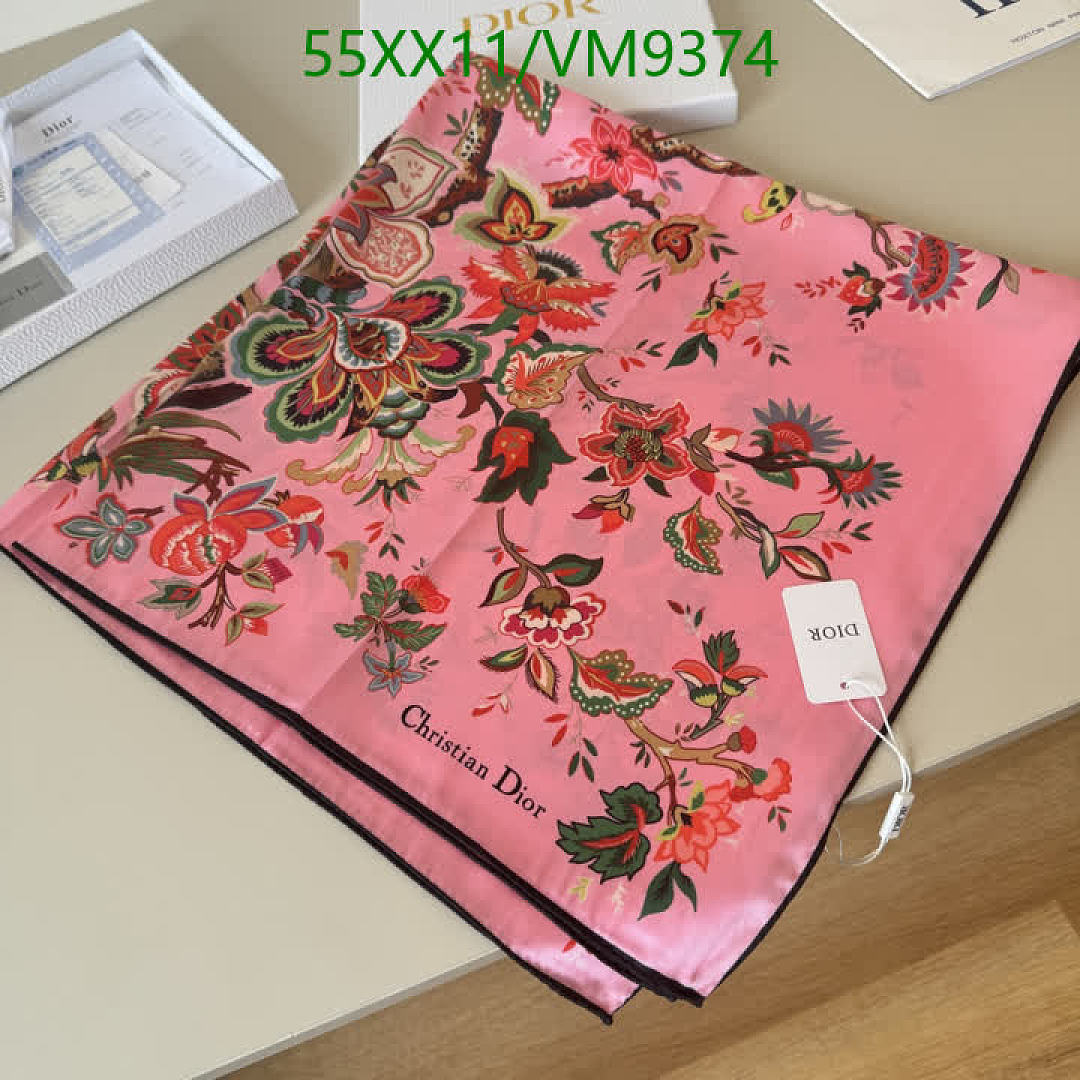 Dior-Scarf Code: VM9374 $: 55USD