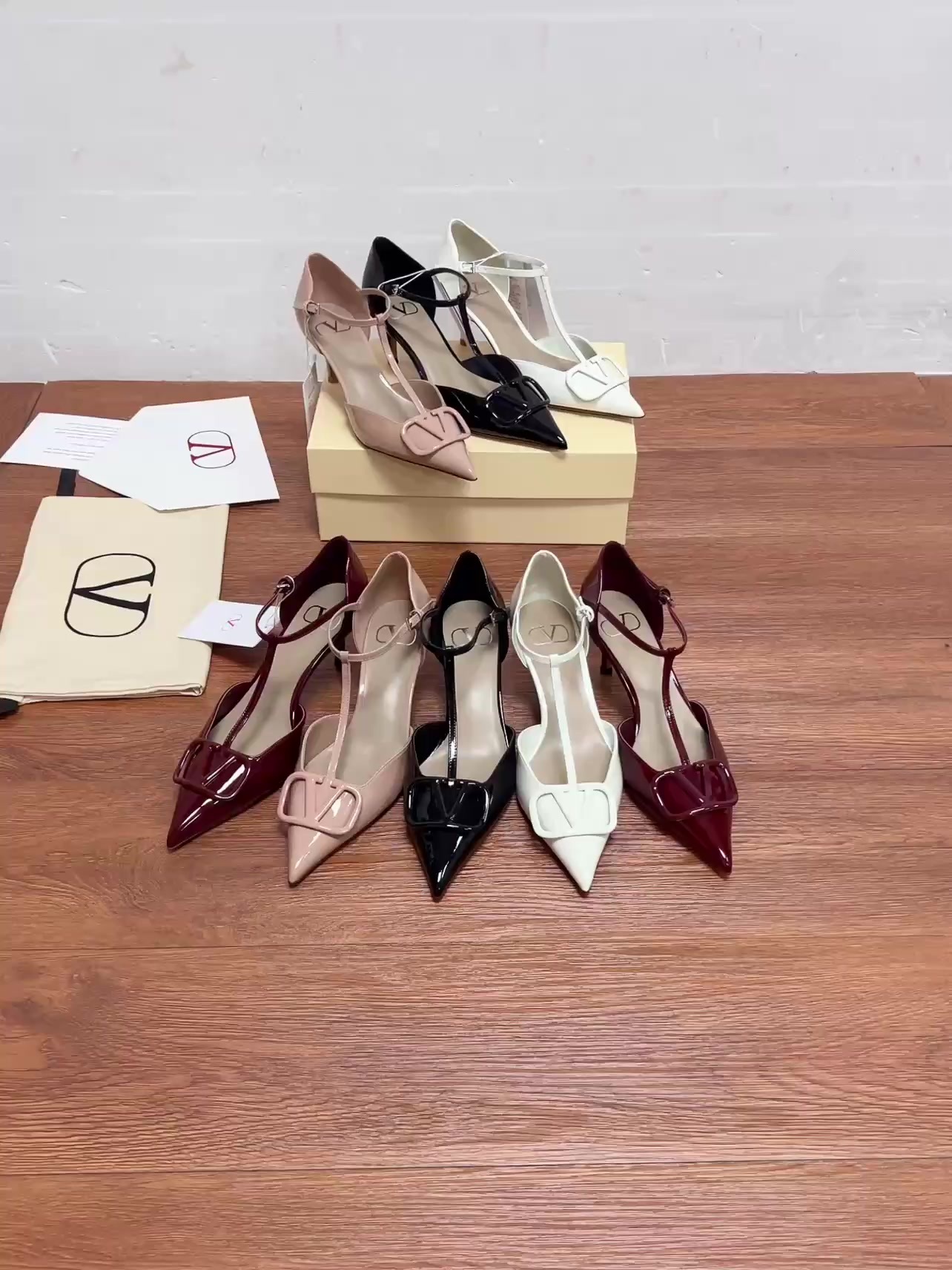 Valentino-Women Shoes Code: VS4743 $: 109USD-Yupoo.ru - Copybrand.Team photo album Valentino-Women Shoes Code: VS4743 $: 109USD