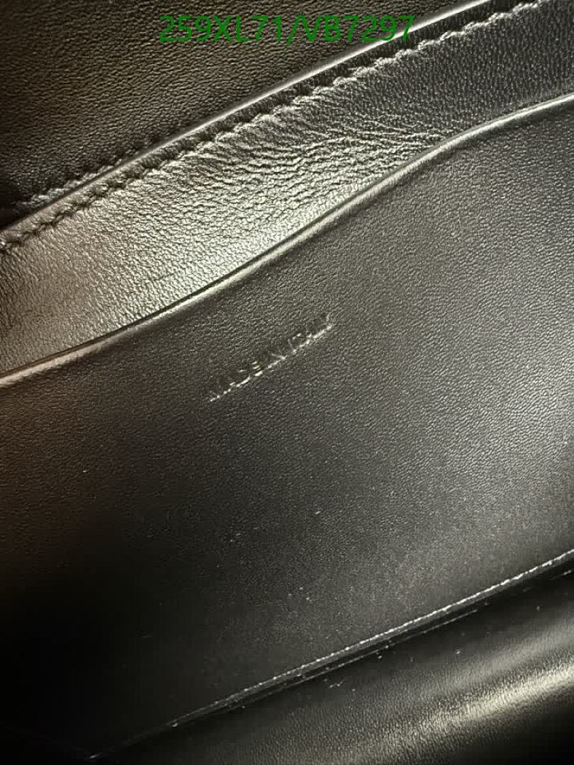 Celine-Bag-Mirror Quality Code: VB7297 $: 259USD