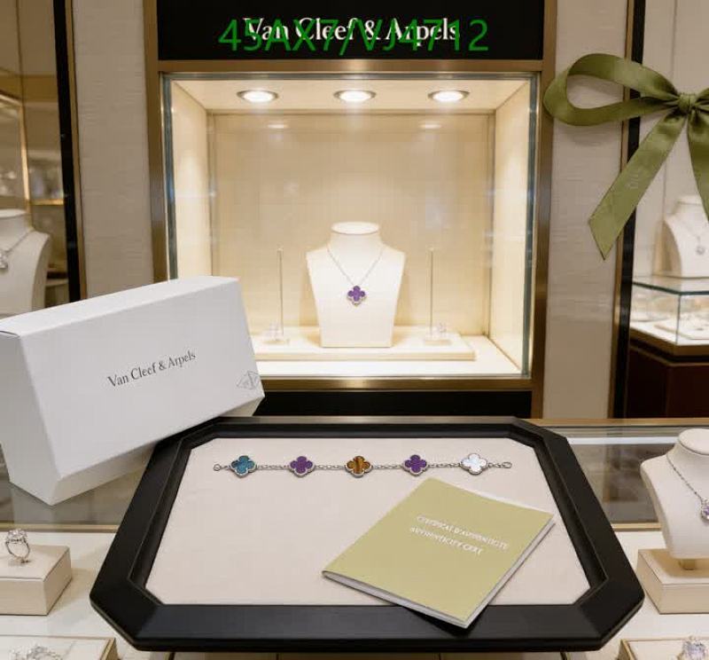 Van Cleef & Arpels-Jewelry Code: VJ4712 $: 45USD