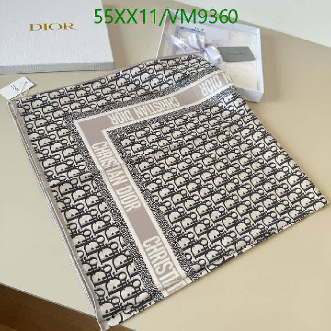 Dior-Scarf Code: VM9360 $: 55USD