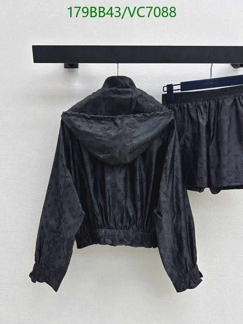 LV-Clothing Code: VC7088 $: 179USD