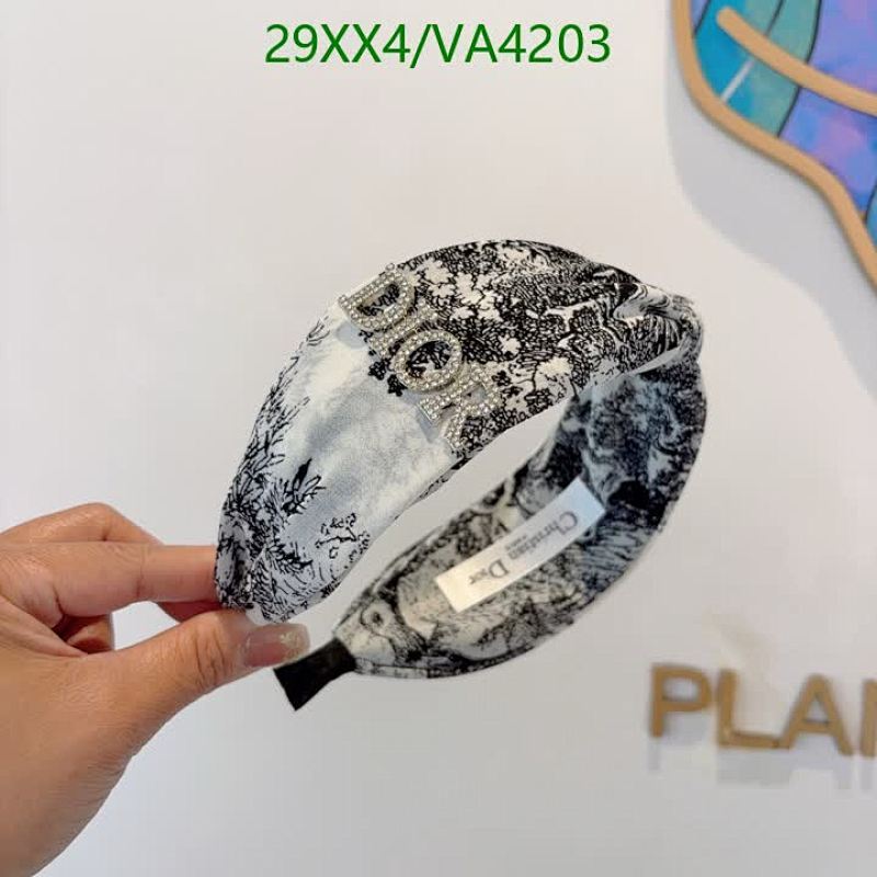Dior-Headband Code: VA4203 $: 29USD
