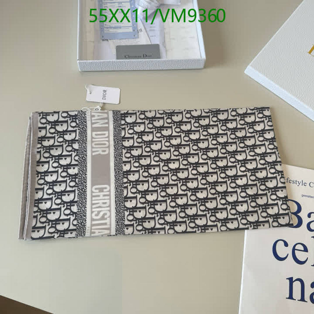 Dior-Scarf Code: VM9360 $: 55USD