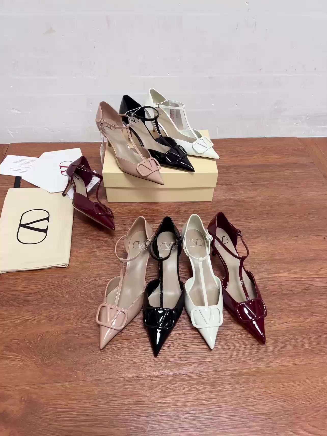 Valentino-Women Shoes Code: VS4743 $: 109USD-Yupoo.ru - Copybrand.Team photo album Valentino-Women Shoes Code: VS4743 $: 109USD