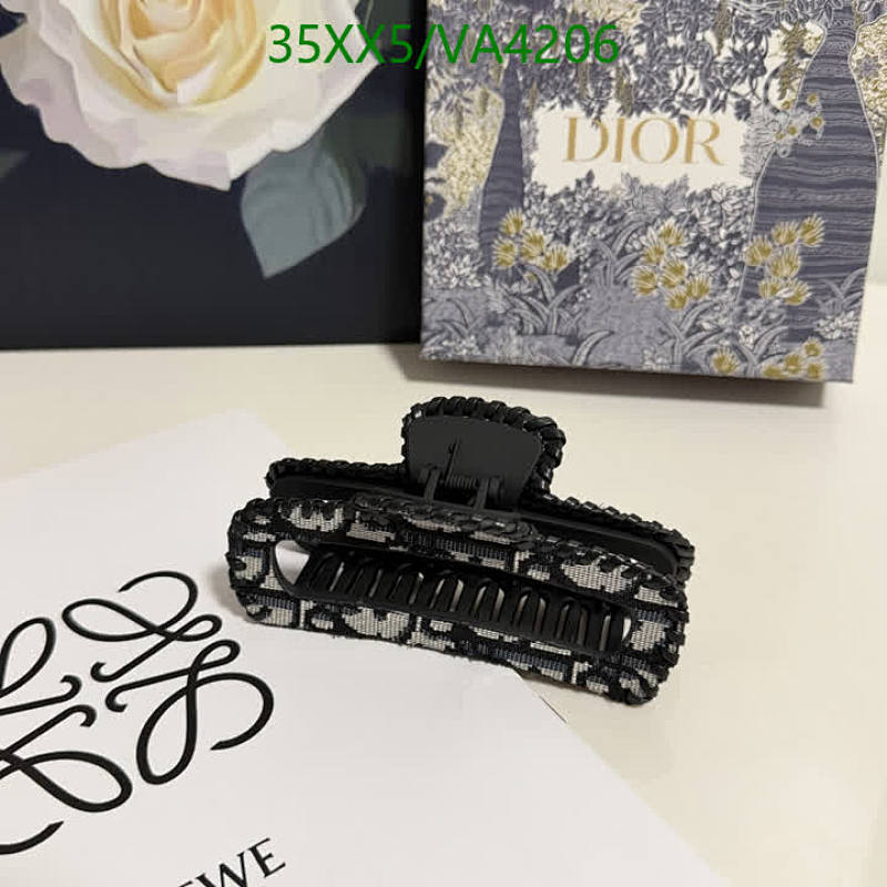 Dior-Headband Code: VA4206 $: 35USD
