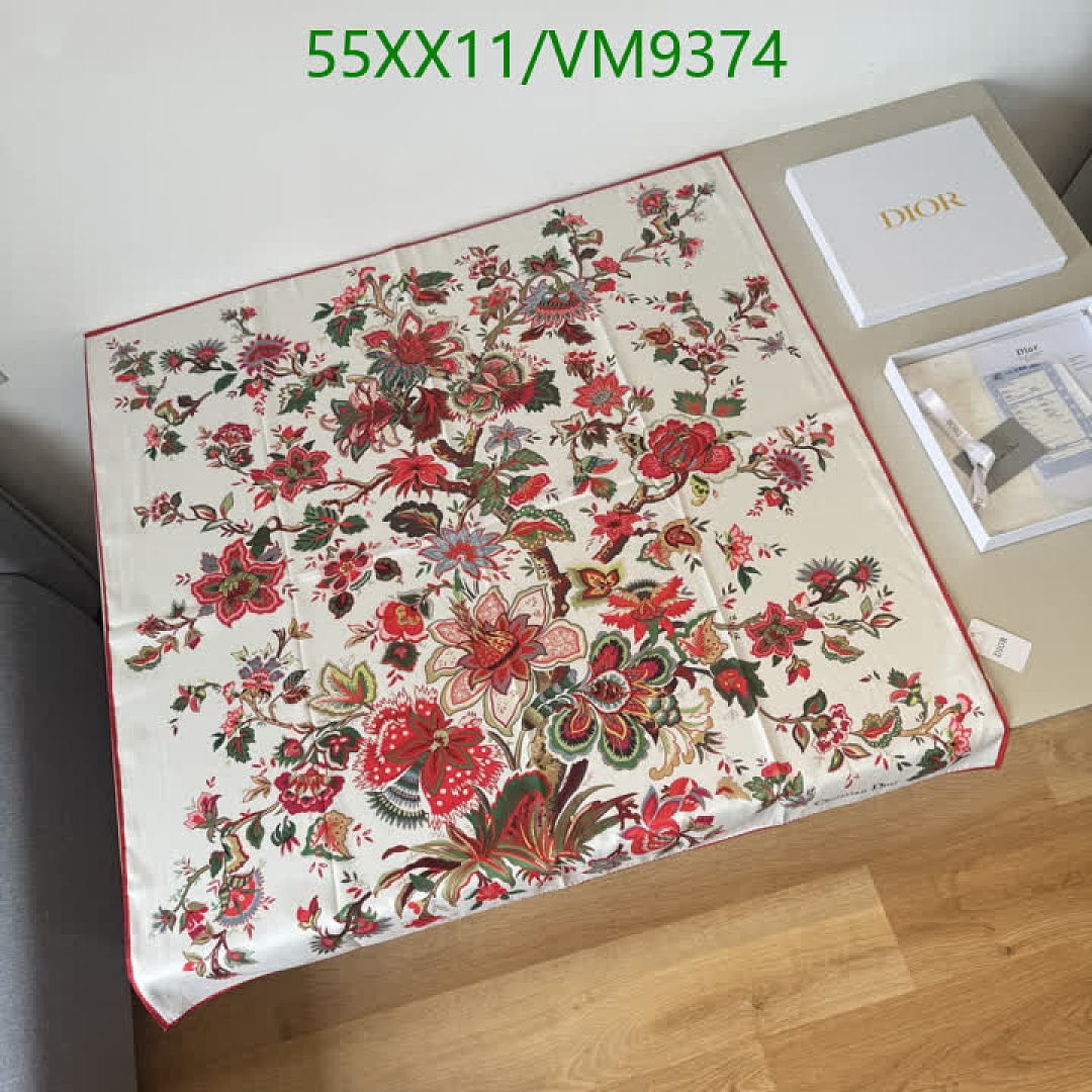 Dior-Scarf Code: VM9374 $: 55USD