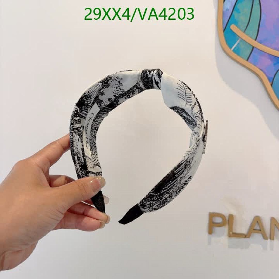 Dior-Headband Code: VA4203 $: 29USD
