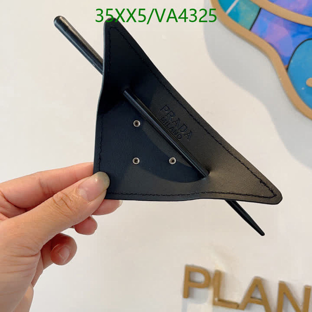 Prada-Headband Code: VA4325 $: 35USD