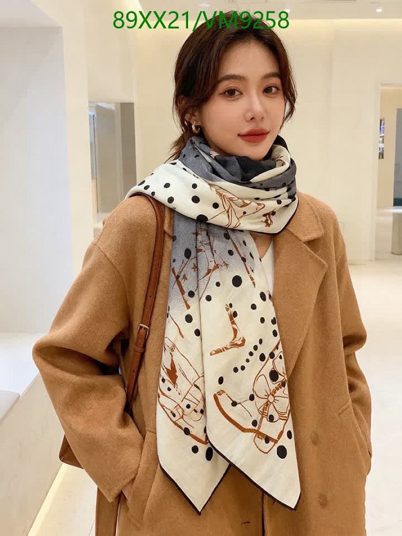 Chanel-Scarf Code: VM9258 $: 89USD
