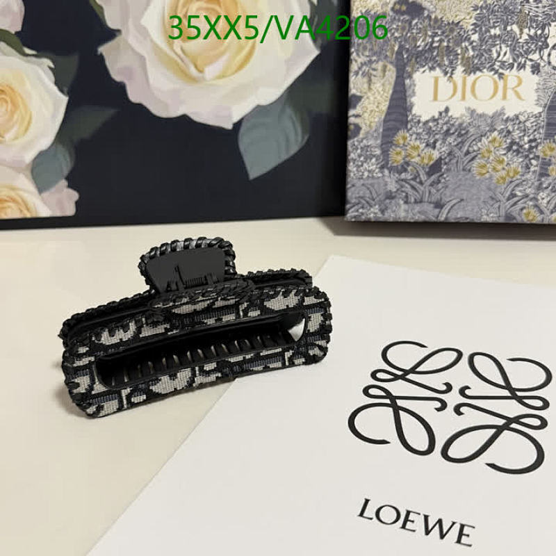 Dior-Headband Code: VA4206 $: 35USD