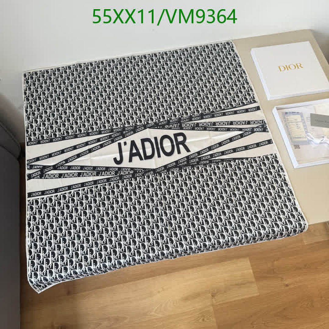 Dior-Scarf Code: VM9364 $: 55USD