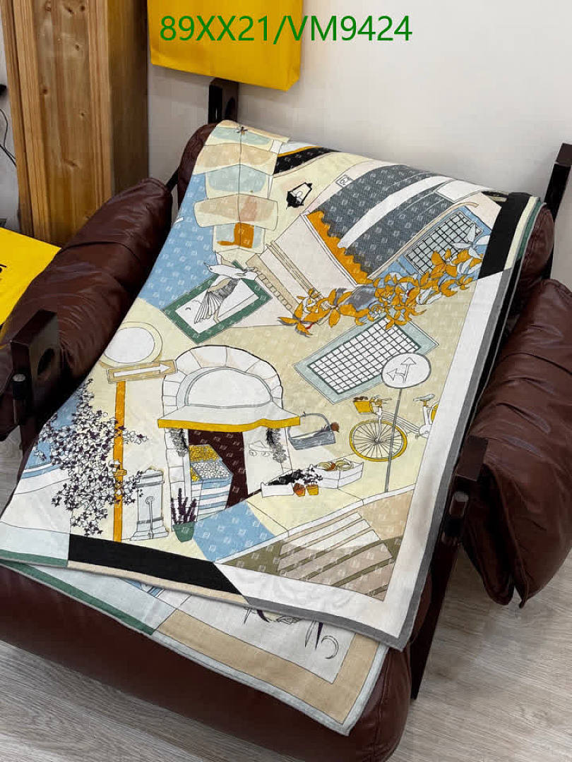 Fendi-Scarf Code: VM9424 $: 89USD