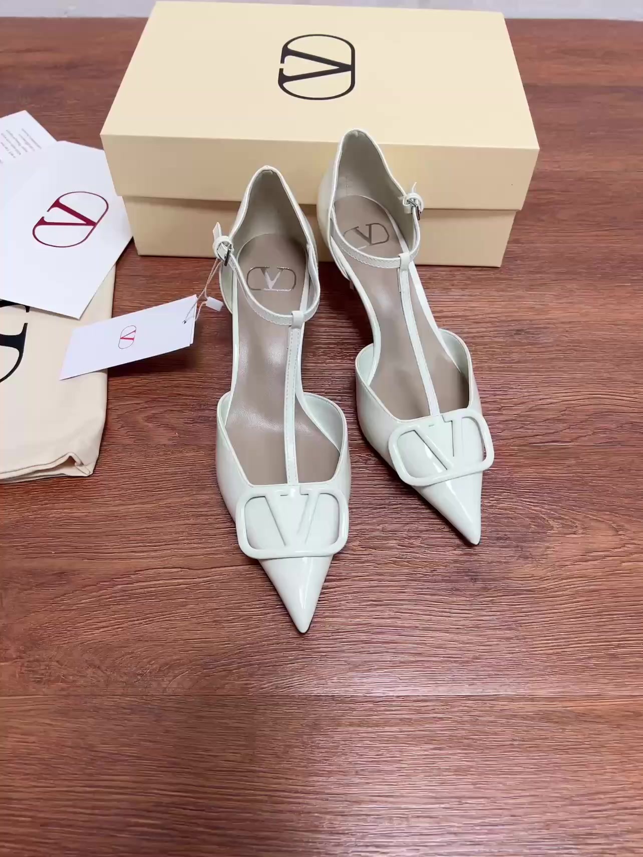 Valentino-Women Shoes Code: VS4743 $: 109USD-Yupoo.ru - Copybrand.Team photo album Valentino-Women Shoes Code: VS4743 $: 109USD