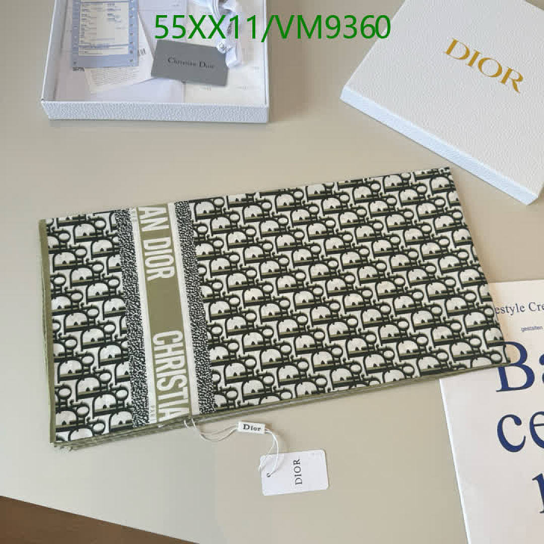 Dior-Scarf Code: VM9360 $: 55USD