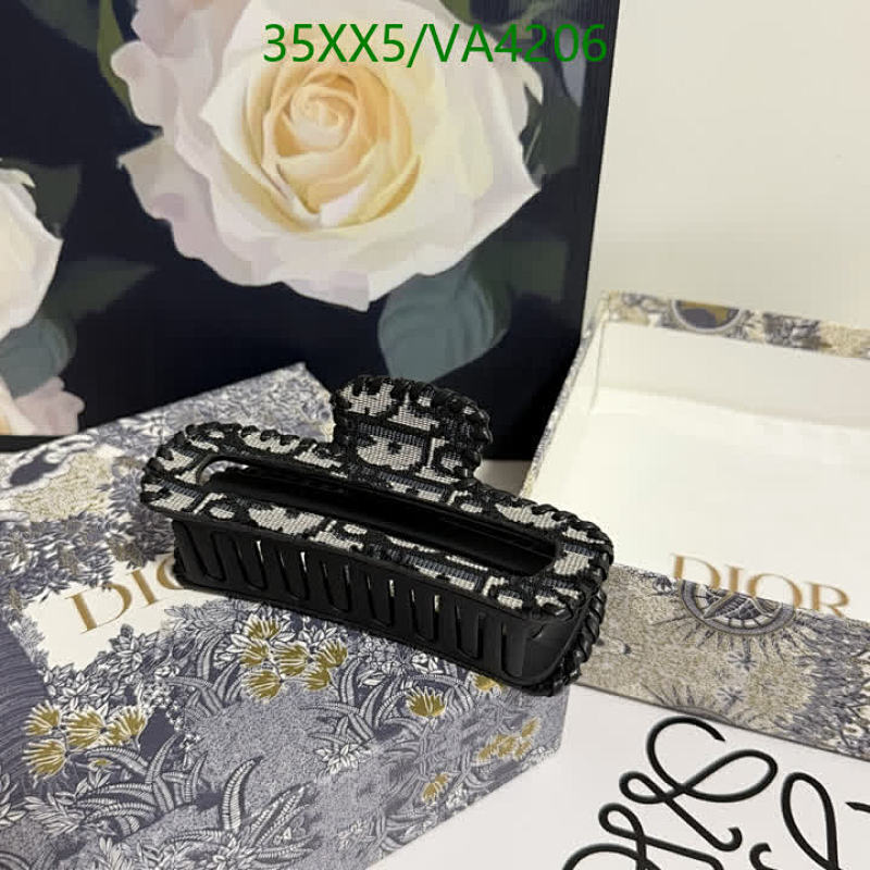 Dior-Headband Code: VA4206 $: 35USD