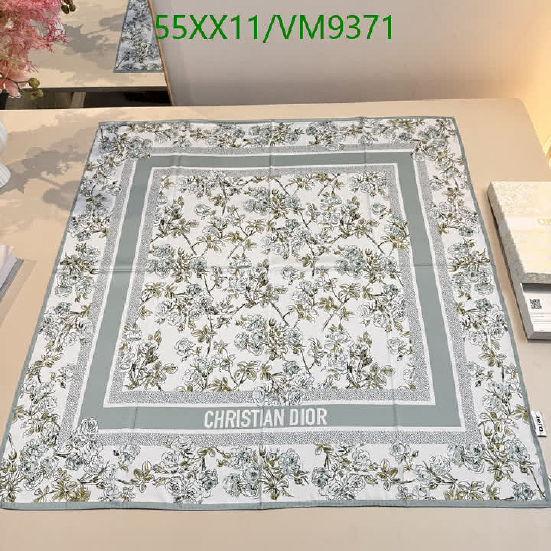 Dior-Scarf Code: VM9371 $: 55USD