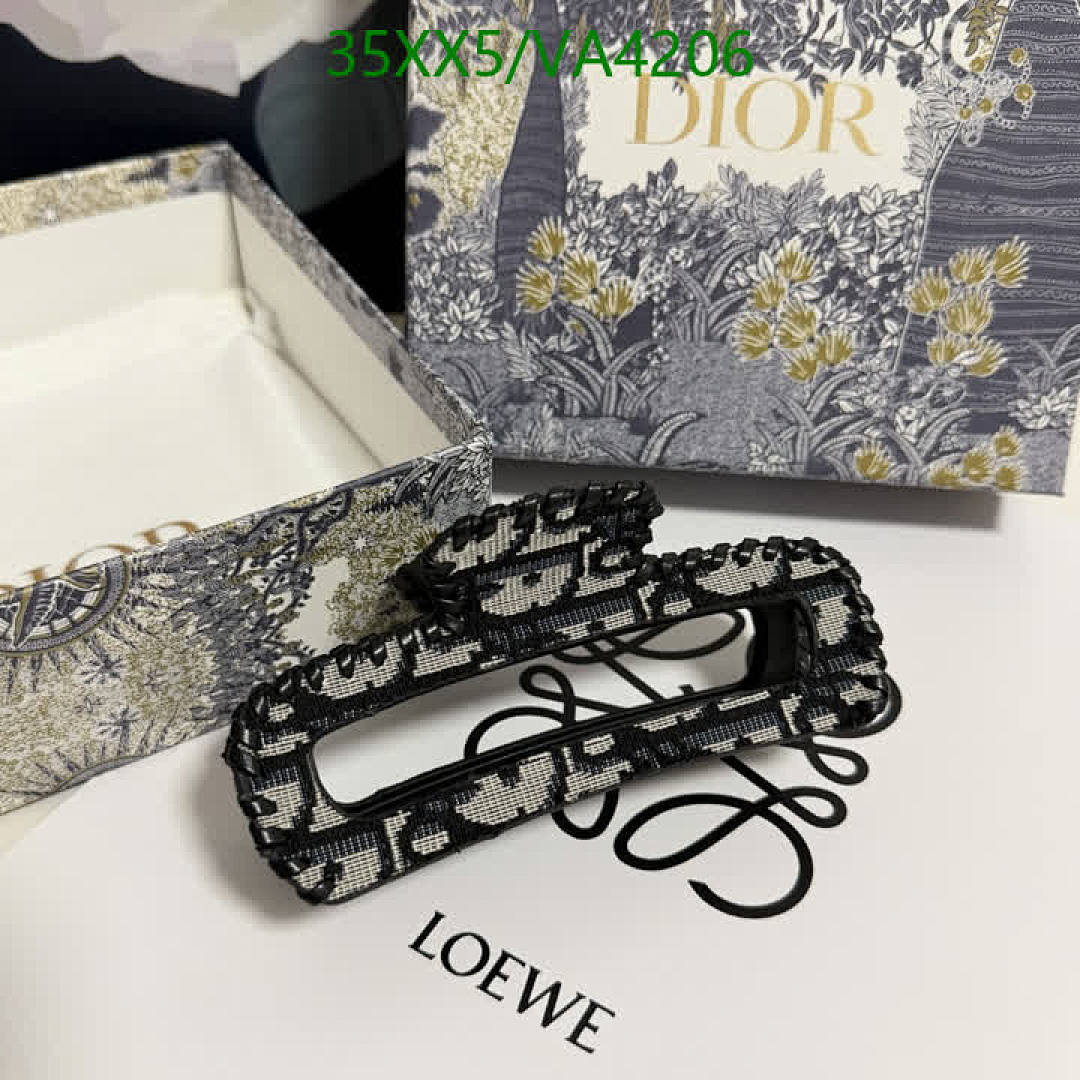 Dior-Headband Code: VA4206 $: 35USD
