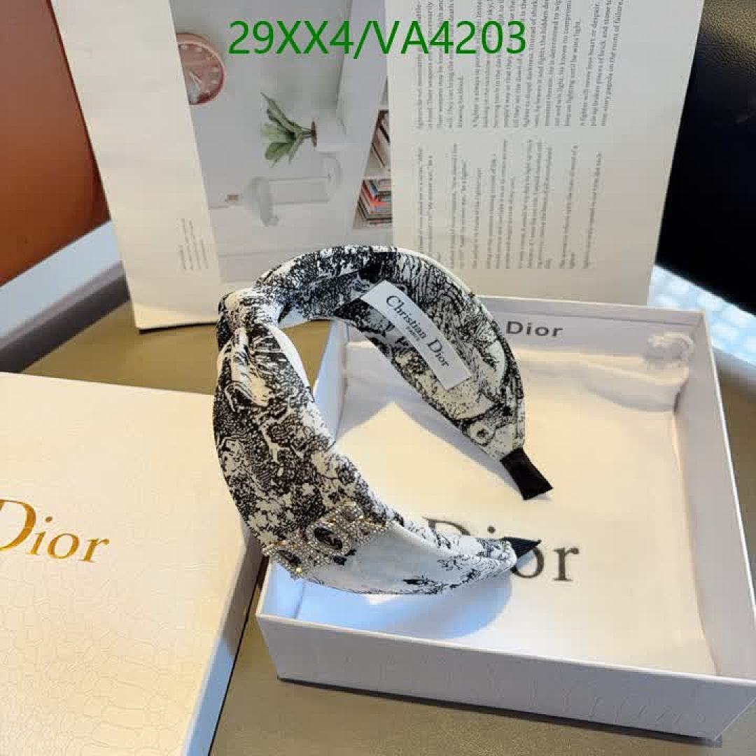Dior-Headband Code: VA4203 $: 29USD