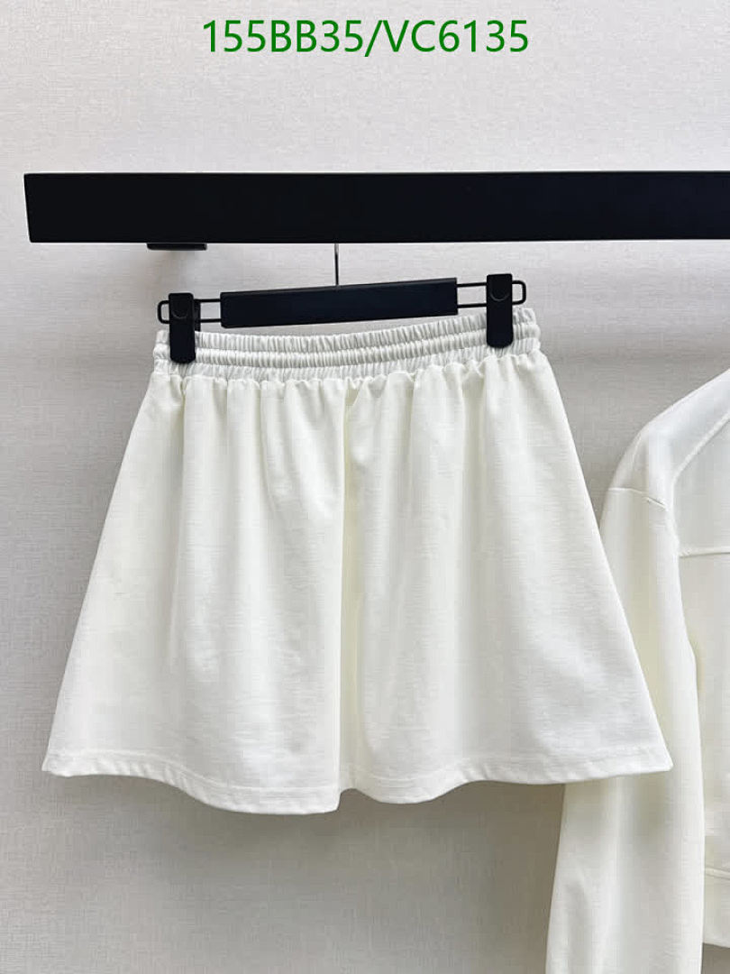 Dior-Clothing Code: VC6135 $: 155USD