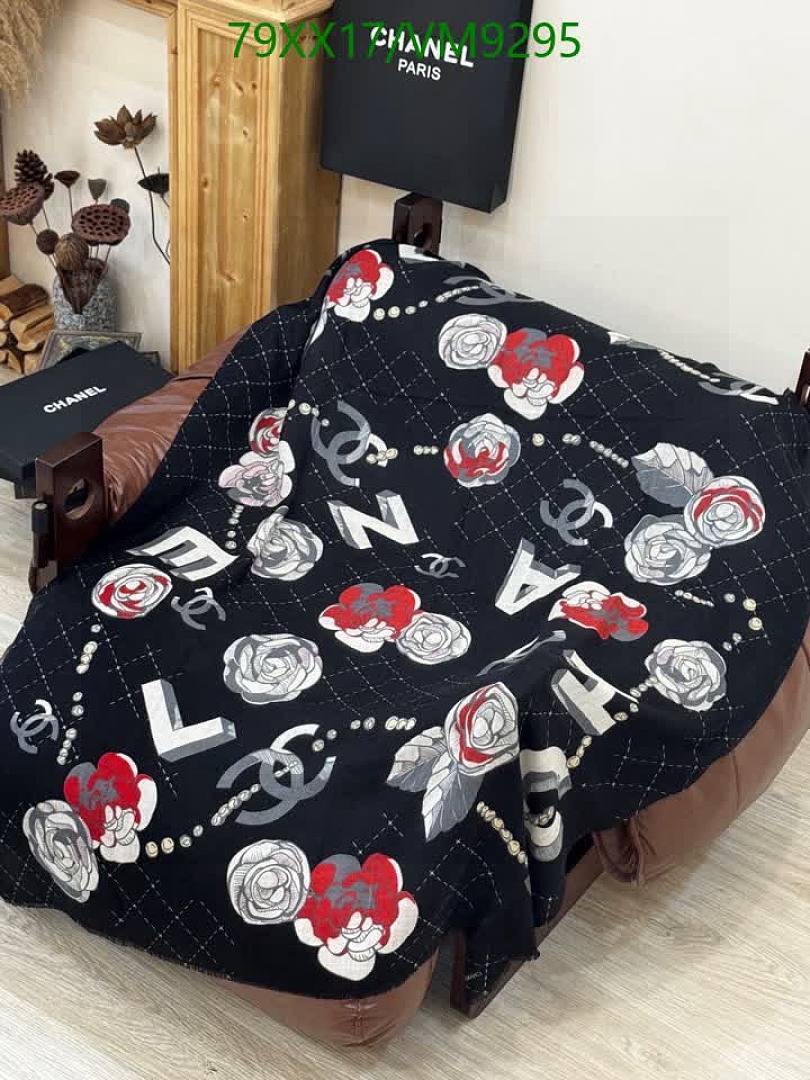 Chanel-Scarf Code: VM9295 $: 79USD
