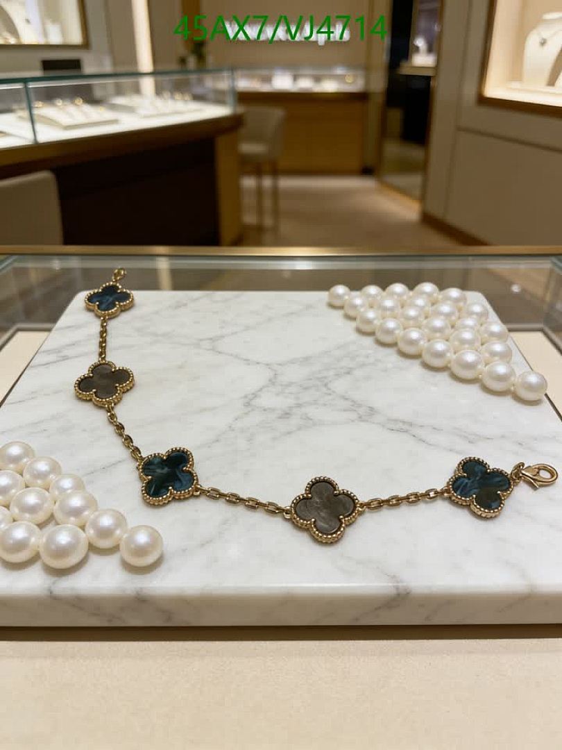 Van Cleef & Arpels-Jewelry Code: VJ4714 $: 45USD