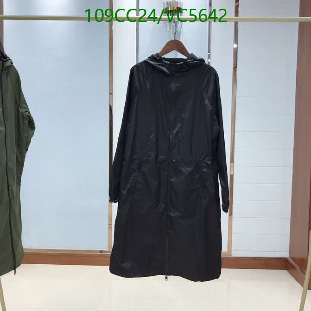 Moncler-Down jacket Women Code: VC5642 $: 109USD