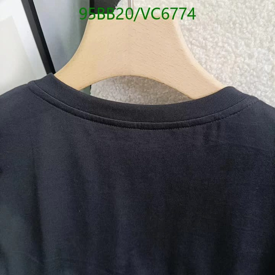 Moncler-Clothing Code: VC6774 $: 95USD