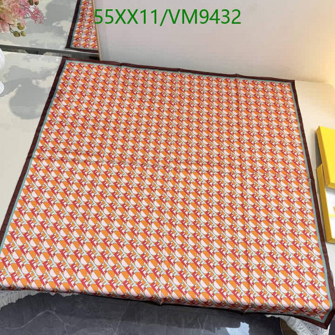 Fendi-Scarf Code: VM9432 $: 55USD