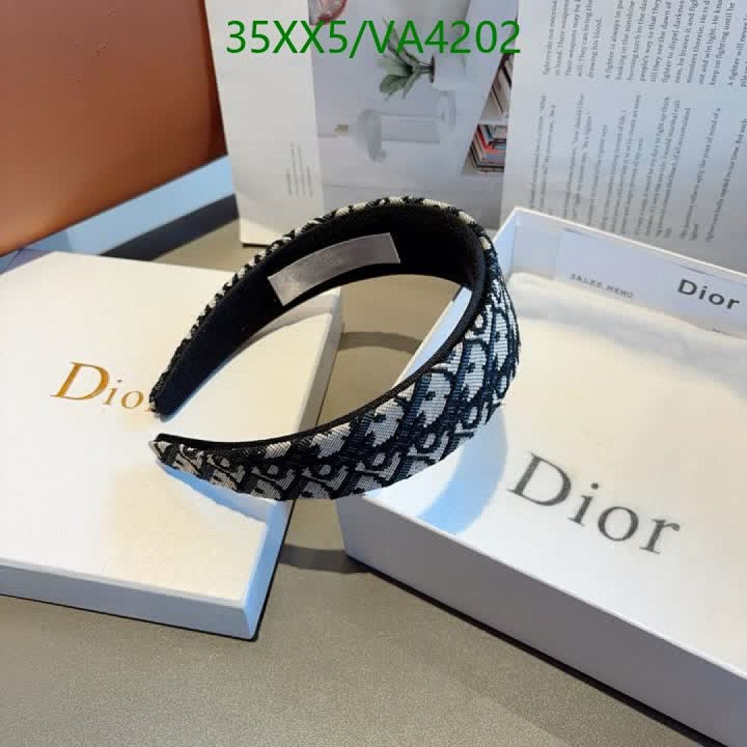 Dior-Headband Code: VA4202 $: 35USD