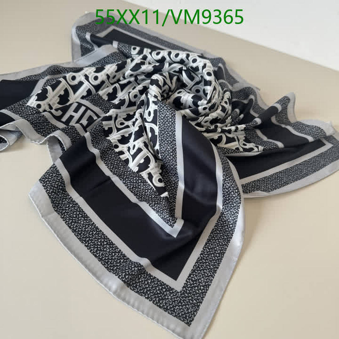Dior-Scarf Code: VM9365 $: 55USD