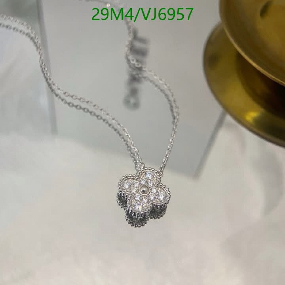Van Cleef & Arpels-Jewelry Code: VJ6957 $: 29USD