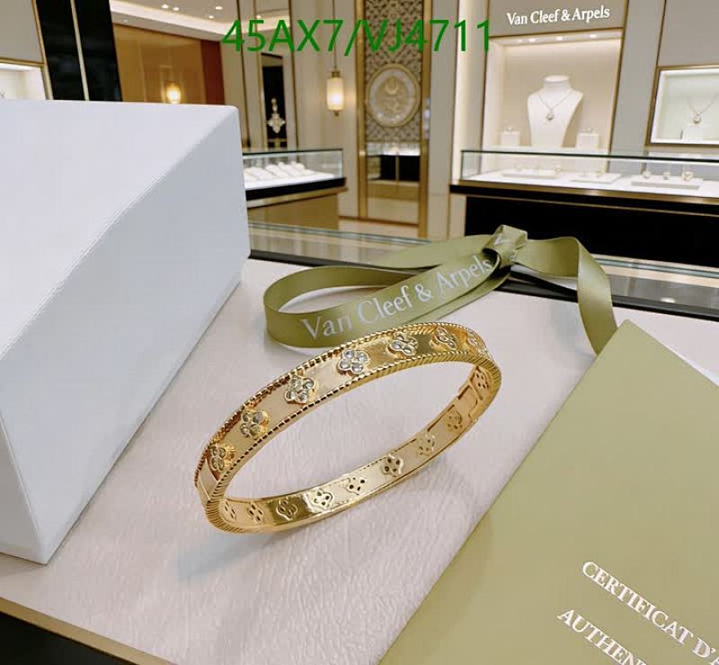 Van Cleef & Arpels-Jewelry Code: VJ4711 $: 45USD