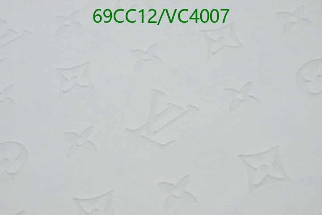 LV-Clothing Code: VC4007 $: 69USD