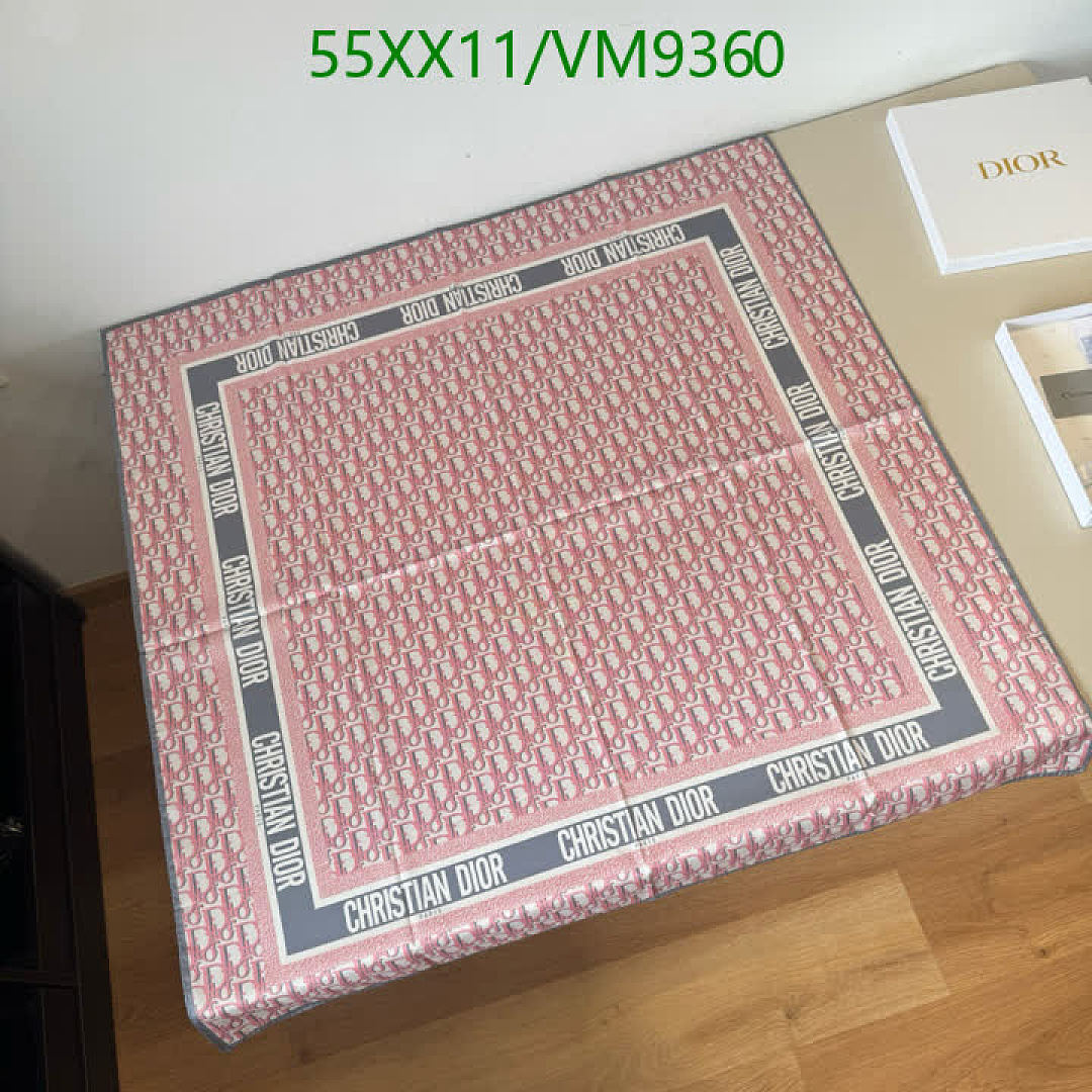 Dior-Scarf Code: VM9360 $: 55USD