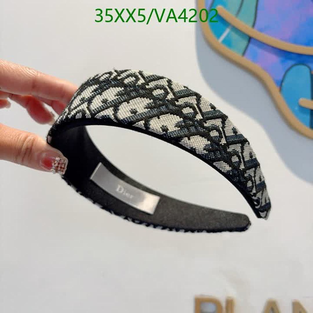 Dior-Headband Code: VA4202 $: 35USD