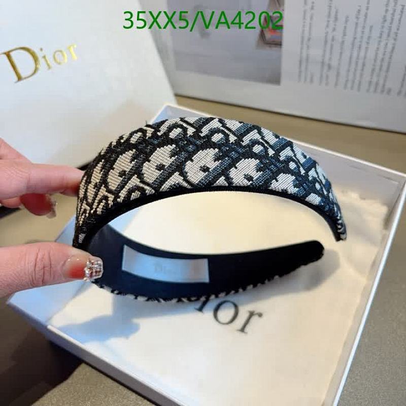 Dior-Headband Code: VA4202 $: 35USD