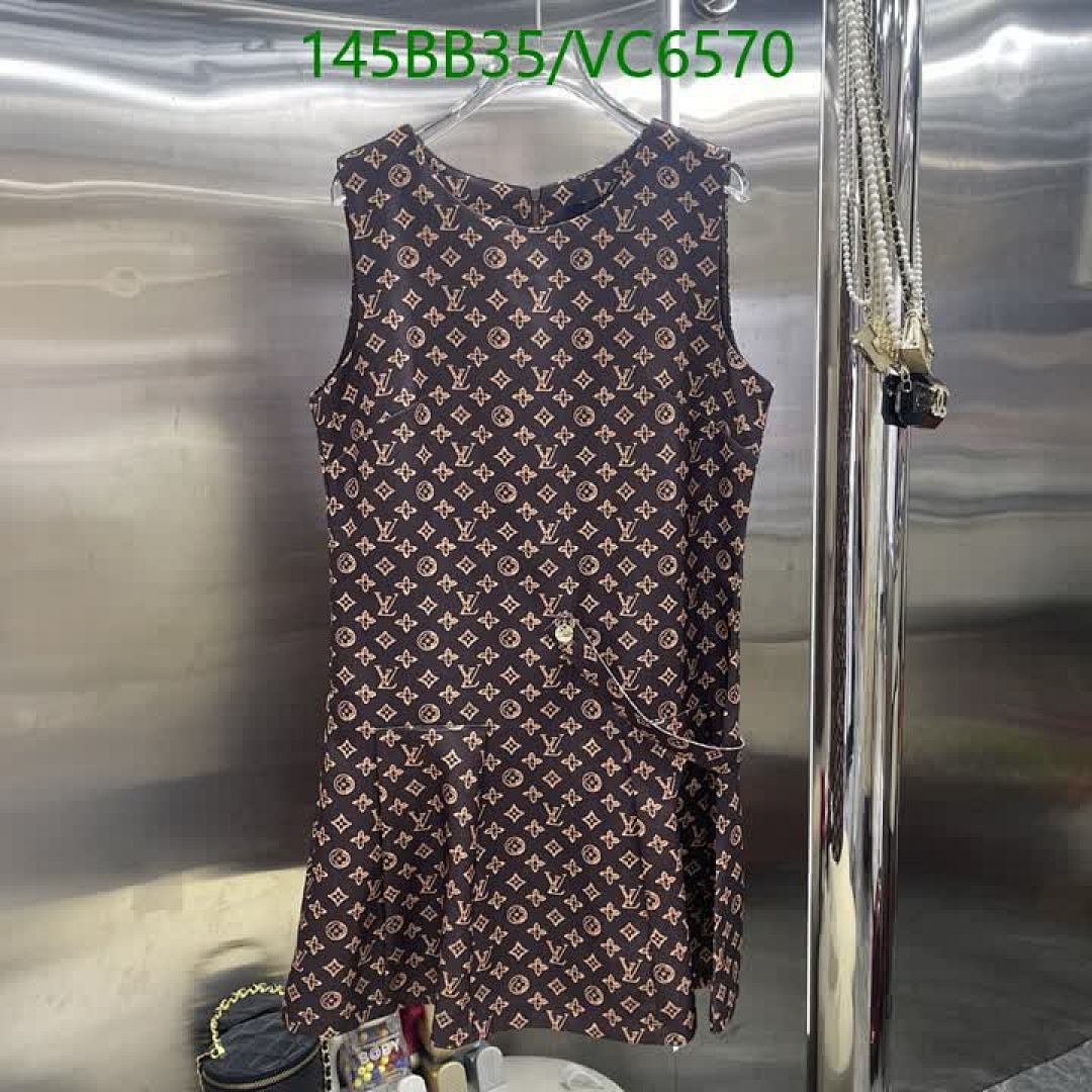 LV-Clothing Code: VC6570 $: 145USD