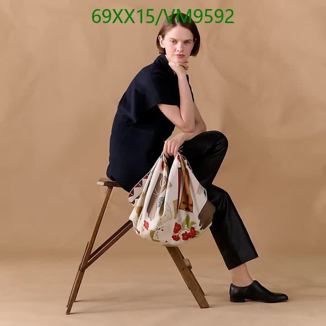 Hermes-Scarf Code: VM9592 $: 69USD