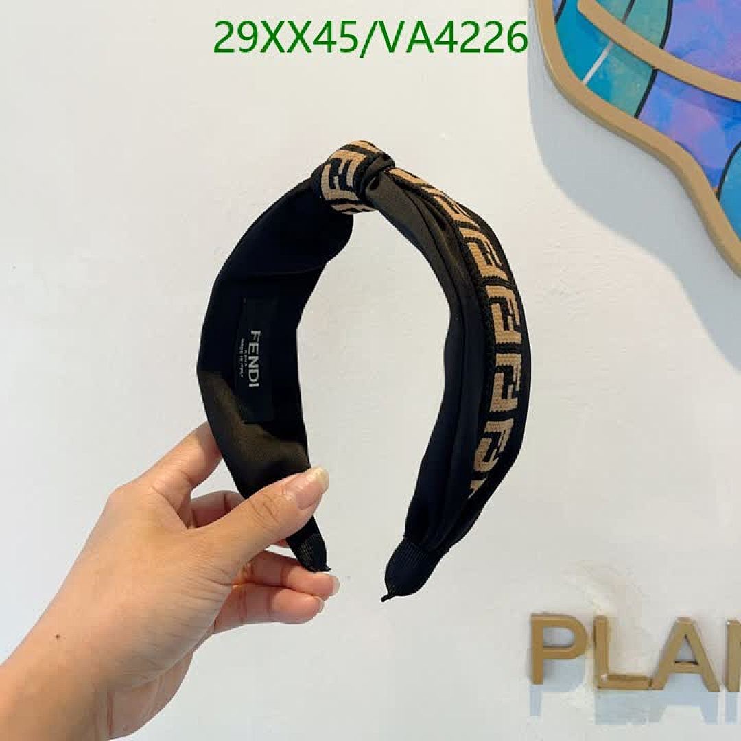 Fendi-Headband Code: VA4226 $: 29USD