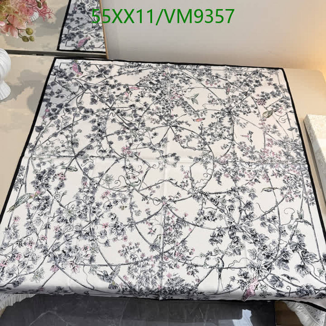 Dior-Scarf Code: VM9357 $: 55USD