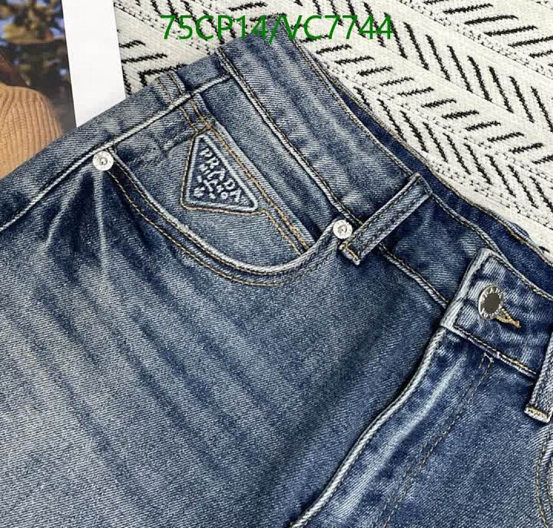 Prada-Clothing Code: VC7744 $: 75USD