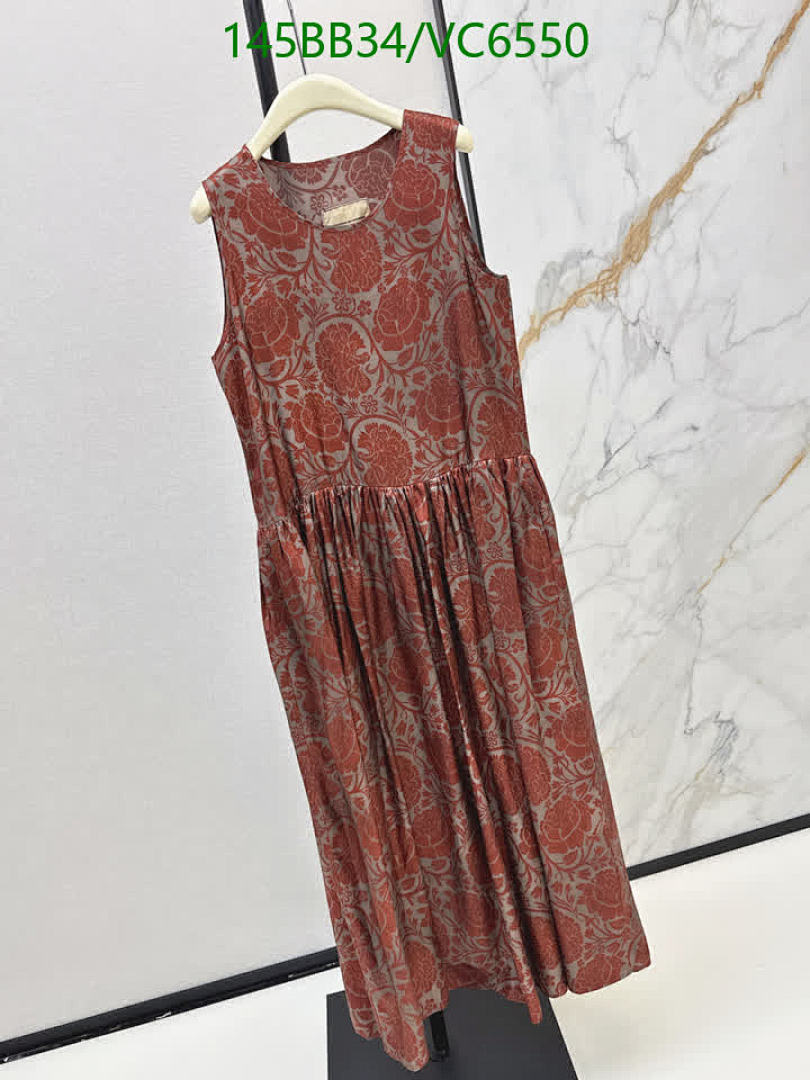 LV-Clothing Code: VC6550 $: 145USD