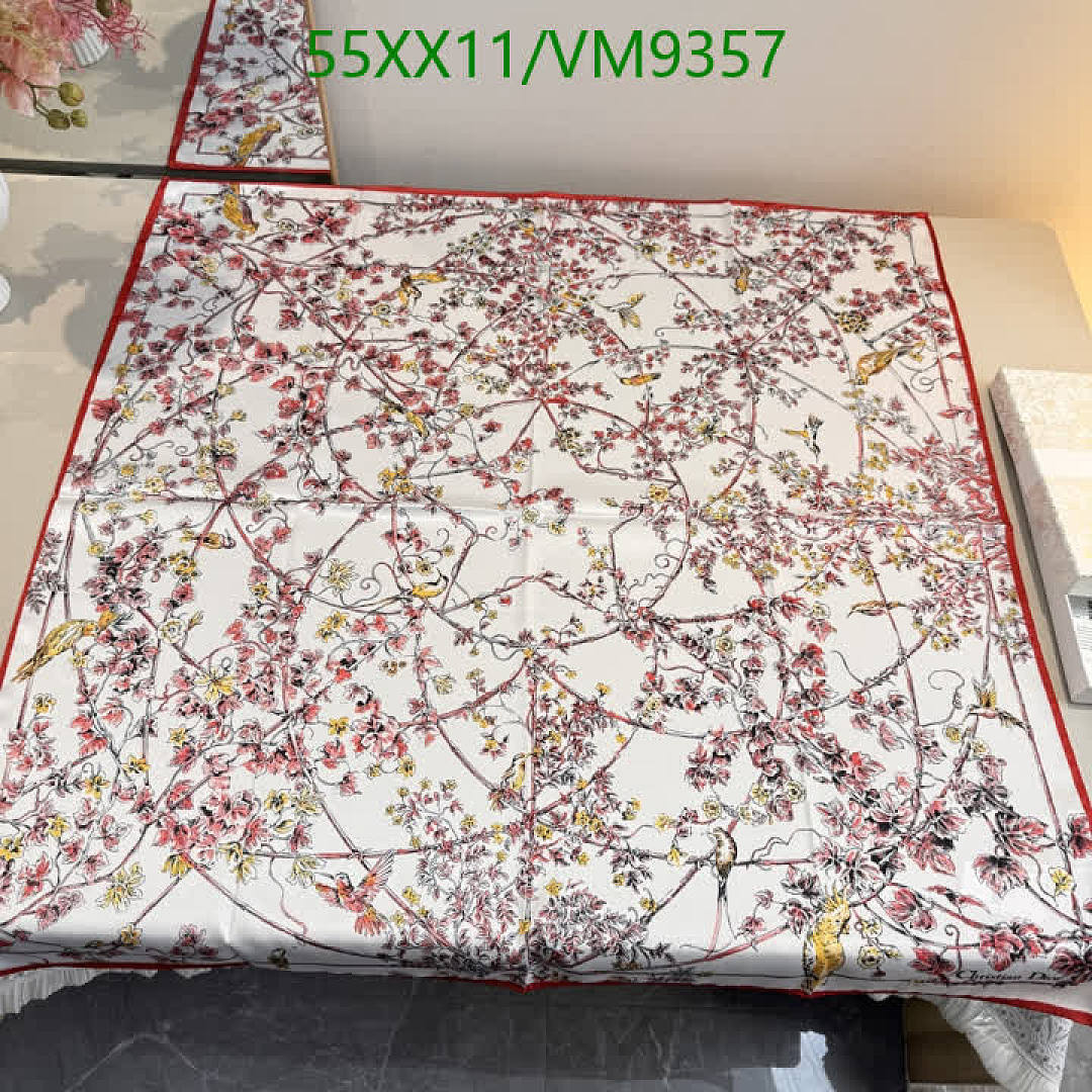 Dior-Scarf Code: VM9357 $: 55USD