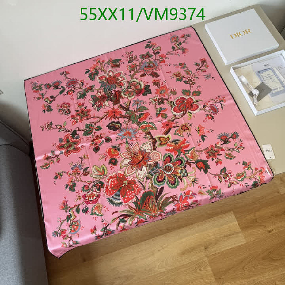 Dior-Scarf Code: VM9374 $: 55USD