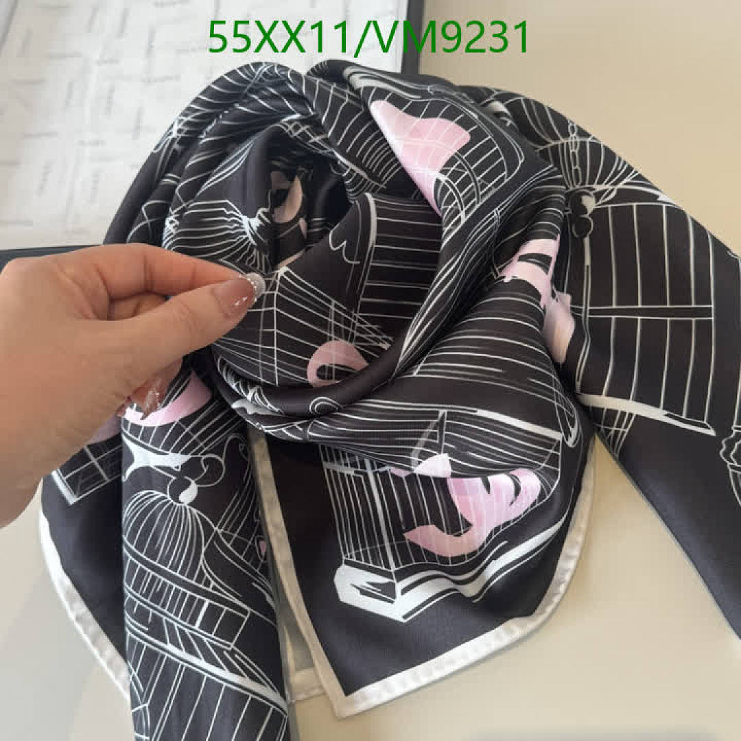 Chanel-Scarf Code: VM9231 $: 55USD