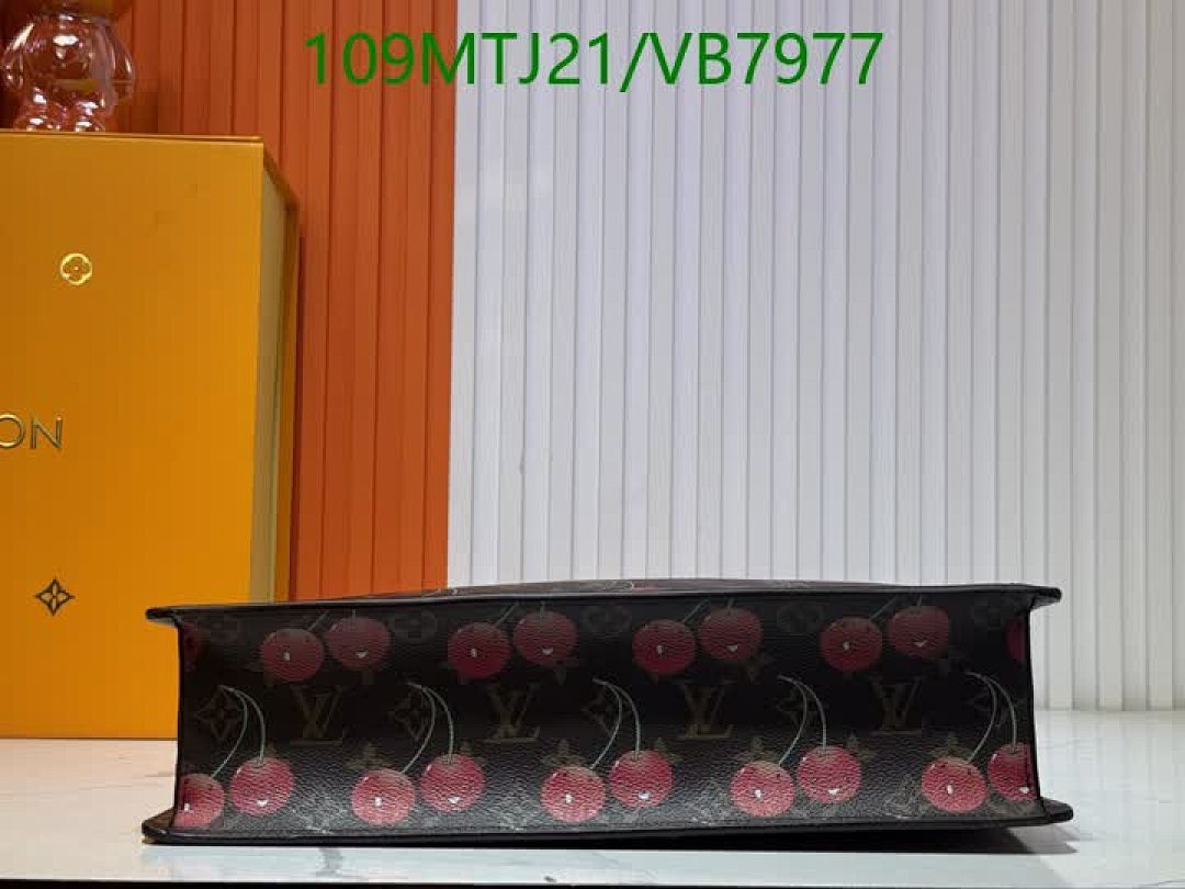 LV-Bag-4A Quality Code: VB7977 $: 109USD